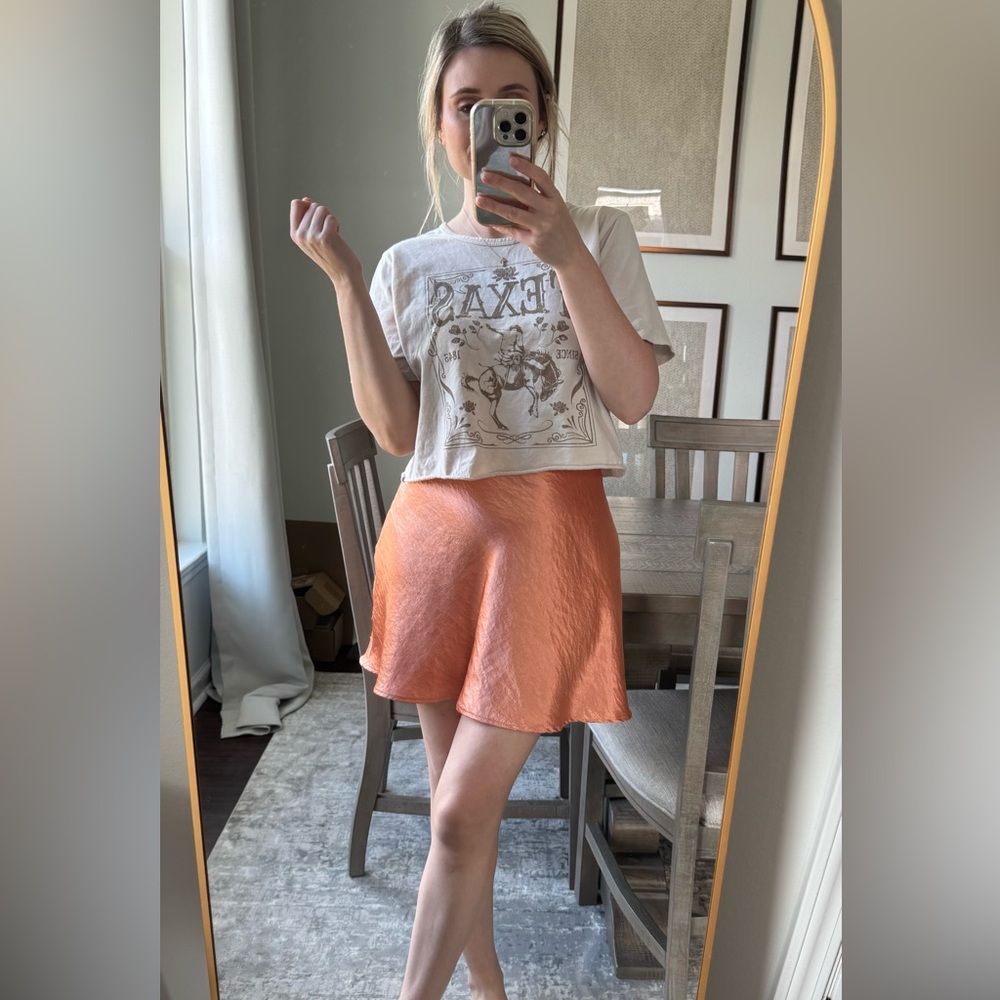Alter’d State Cream Texas Graphic Crop Top - Picture 6 of 9